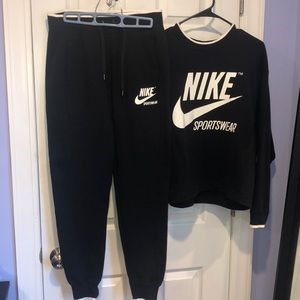 Nike Sweaters - Nike Women’s Sportswear Sweatsuit Nike Sweaters - Nike Women’s Sportswear Sweatsuit